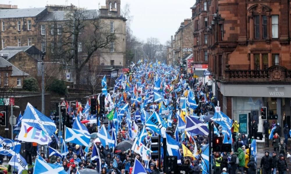 Σκωτία: Πιέζει για νέο δημοψήφισμα το κόμμα της Νίκολα Στάρτζεον